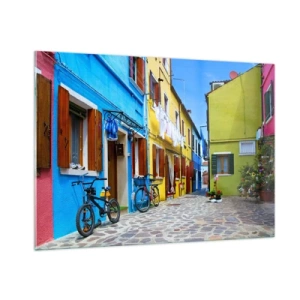 Cuadro sobre vidrio - Impresiones sobre Vidrio - Una calle colorida con bicicletas y casas decoradas. - 100x70cm - Callejón dulce de color pastel - Decoración de pared moderna para salón y dormitorio ARTTOR