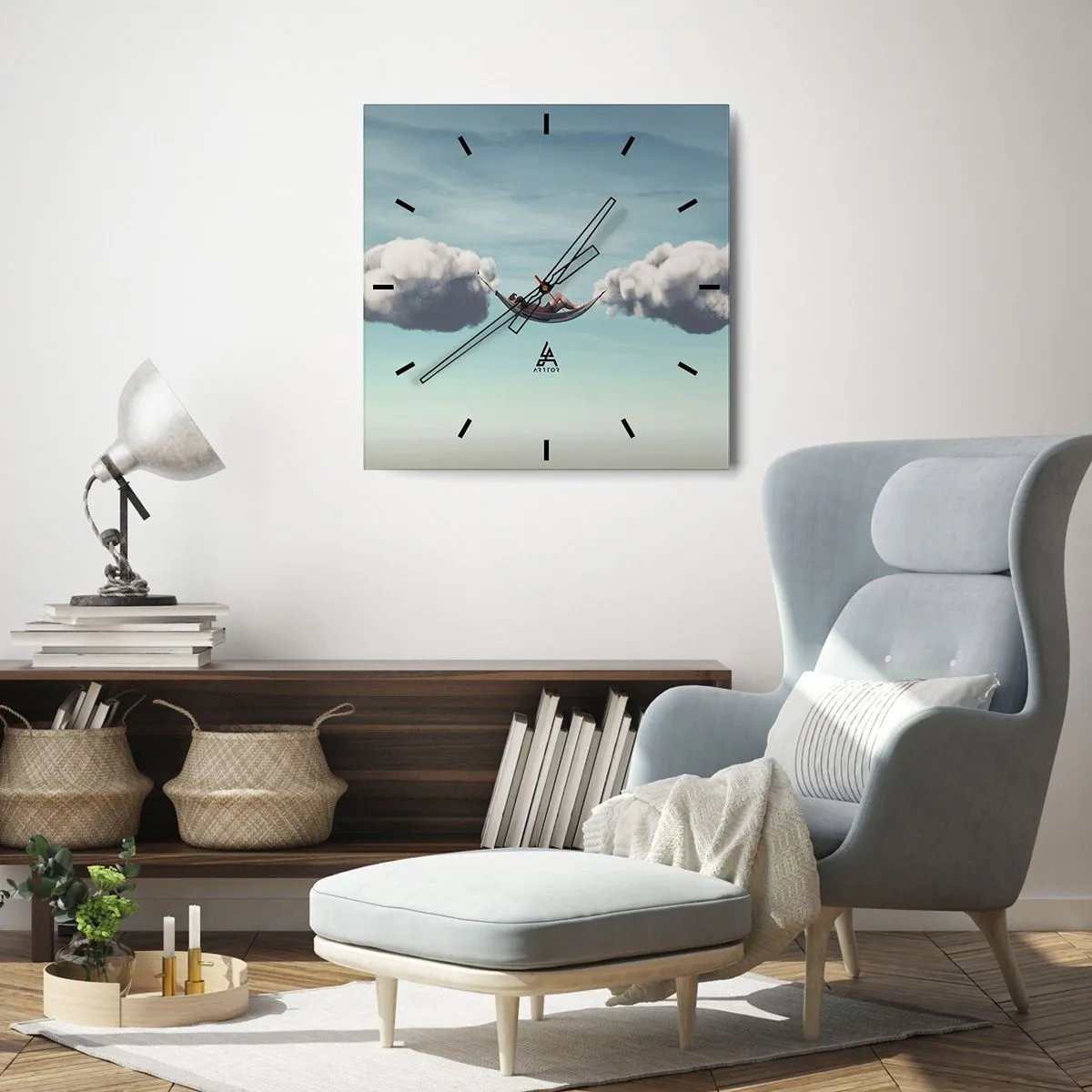 Reloj de pared - Reloj de vidrio - Una persona relajándose en una hamaca suspendida en las nubes. - 30x30cm - La felicidad del momento - Decoración de pared moderna para salón y dormitorio ARTTOR