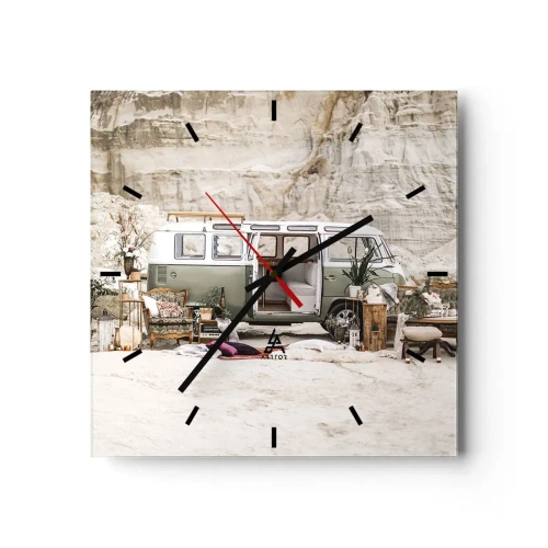 Reloj de pared - Reloj de vidrio - Una caravana retro con diseño boho frente a un paisaje rocoso. - 30x30cm - Hora de empezar el viaje - Decoración de pared moderna para salón y dormitorio ARTTOR