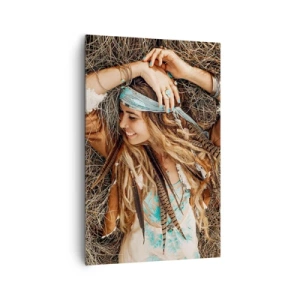 Cuadro sobre lienzo - Impresión de Imagen - Mujer de estilo boho tumbada sobre el heno - 80x120cm - El verano del amor - Decoración de pared moderna para salón y dormitorio ARTTOR