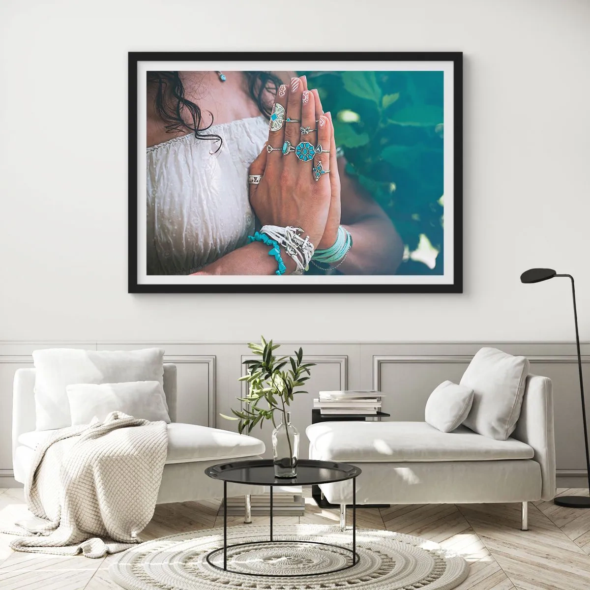 Póster en marco negro - Manos decoradas con joyas boho - 70x50cm - Conocimiento interior - Decoración de pared moderna para salón y dormitorio ARTTOR
