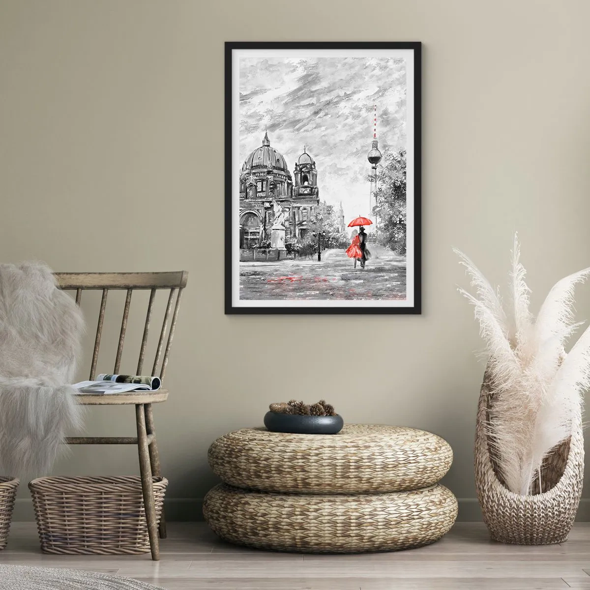 Póster en marco negro - Una figura con un paraguas rojo con la arquitectura berlinesa como telón de fondo. - 50x70cm - Reunión en Berlín - Decoración de pared moderna para salón y dormitorio ARTTOR