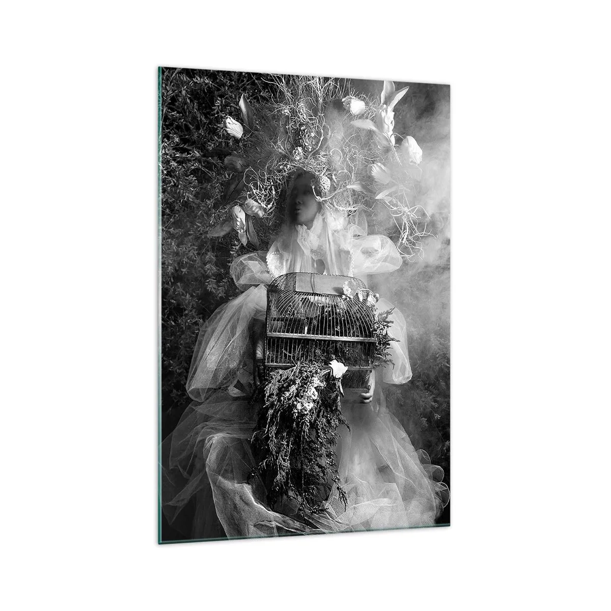 Cuadro sobre vidrio - Impresiones sobre Vidrio - Una composición en blanco y negro con una figura con un vestido y una jaula en la niebla. - 70x100cm - La madre misma - La naturaleza - Decoración de pared moderna para salón y dormitorio ARTTOR