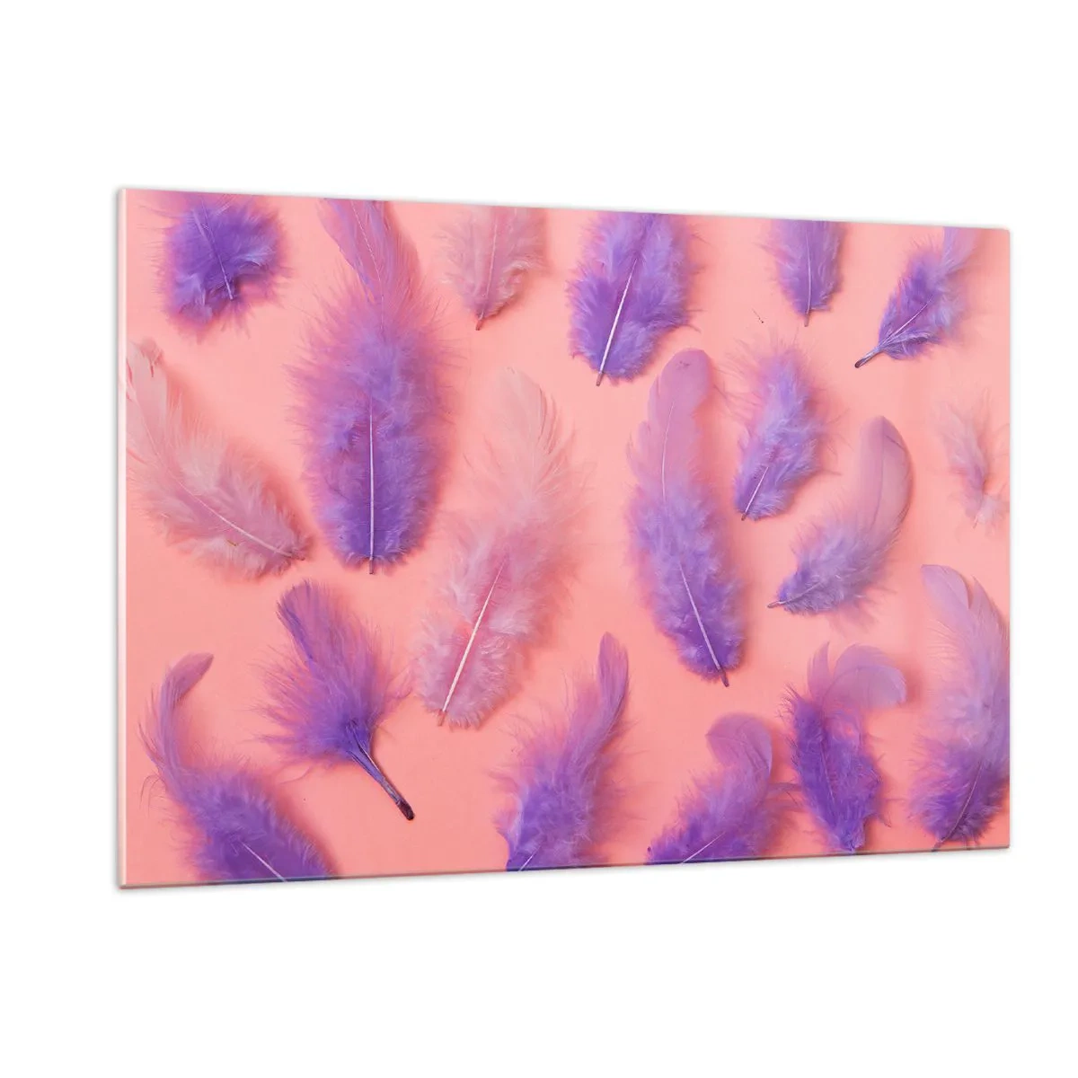 Cuadro sobre vidrio - Impresiones sobre Vidrio - Plumas moradas sobre un fondo rosa en una delicada composición. - 120x80cm - Un pájaro lila del deseo - Decoración de pared moderna para salón y dormitorio ARTTOR