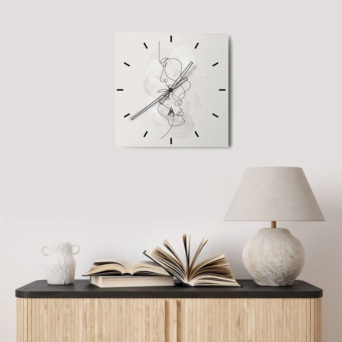 Reloj de pared - Reloj de vidrio - En un abrazo - 40x40 cm