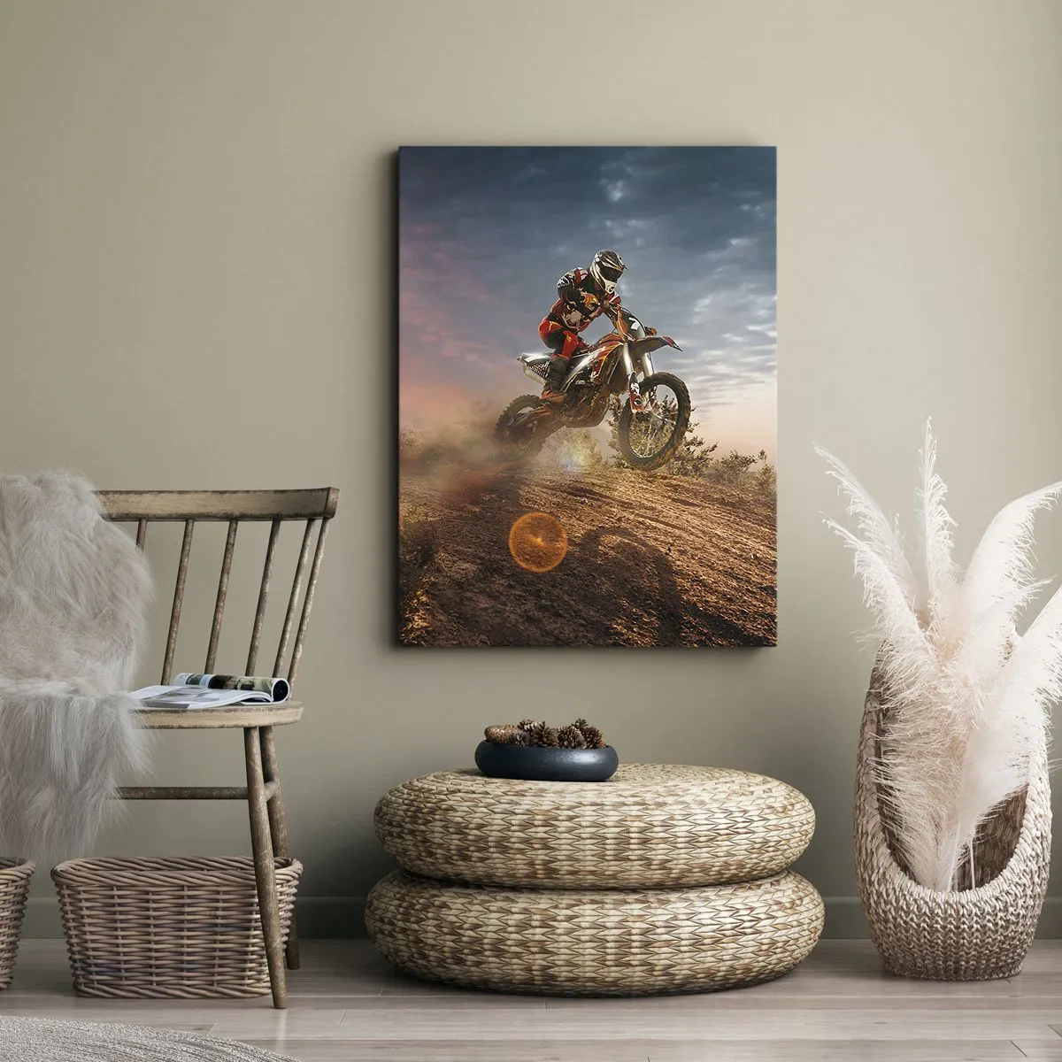 Cuadro sobre lienzo - Impresión de Imagen - Motociclista en las dunas al atardecer - 50x70cm - A por la victoria - Decoración de pared moderna para salón y dormitorio ARTTOR