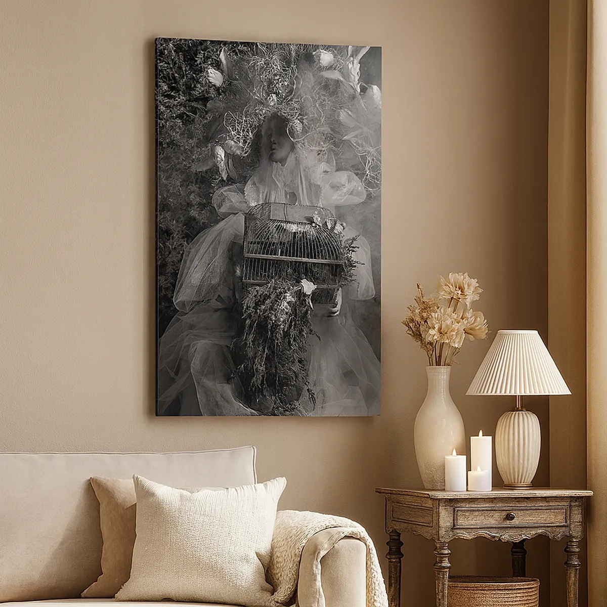 Cuadro sobre lienzo - Impresión de Imagen - Una composición en blanco y negro con una figura con un vestido y una jaula en la niebla. - 50x70cm - La madre misma - La naturaleza - Decoración de pared moderna para salón y dormitorio ARTTOR