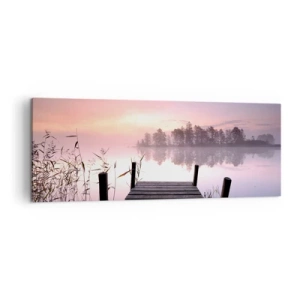 Cuadro sobre lienzo - Impresión de Imagen - Un embarcadero junto al lago al amanecer con niebla y un cielo pastel. - 140x50cm - De la niebla lila... - Decoración de pared moderna para salón y dormitorio ARTTOR