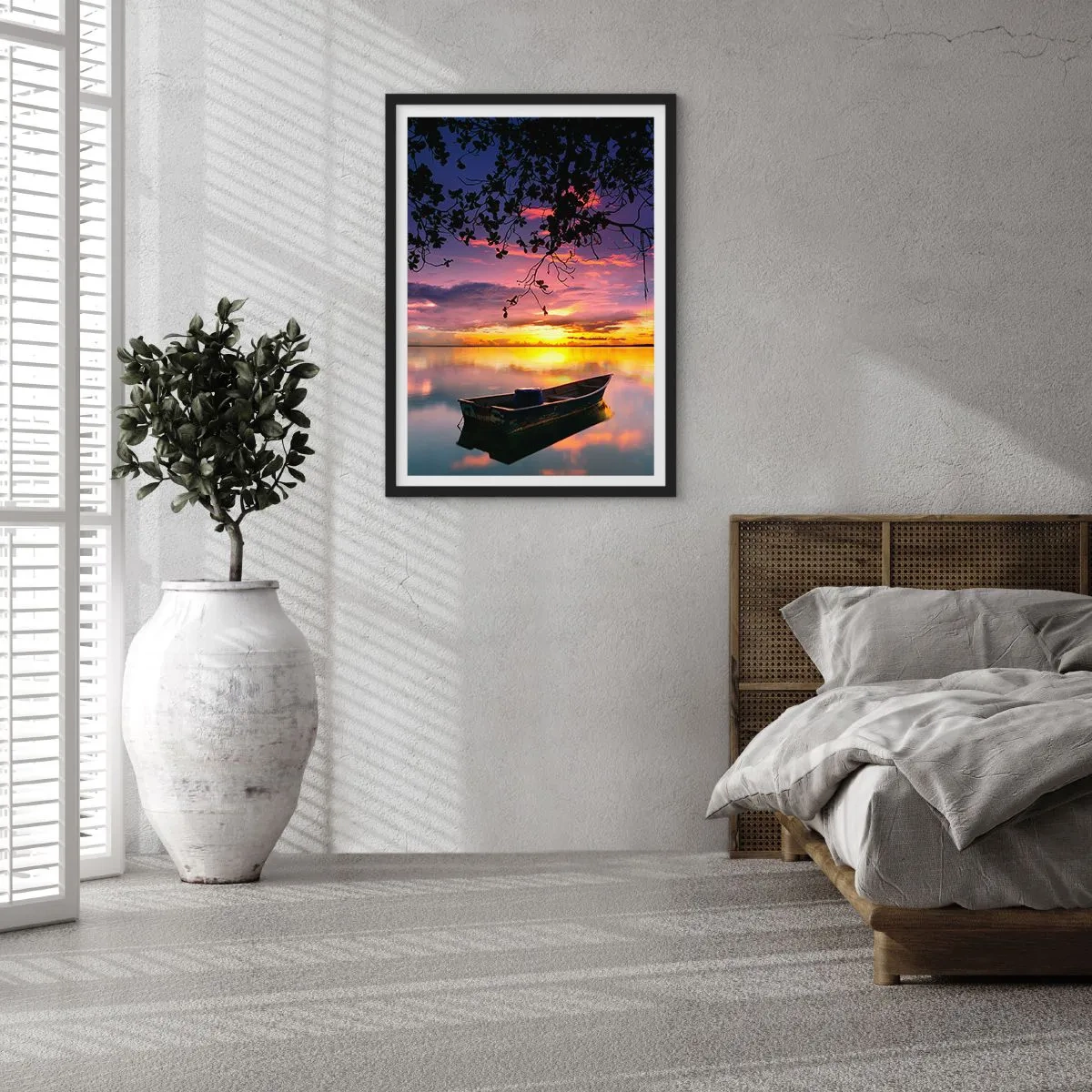 Póster en marco negro - Un barco en un lago tranquilo al atardecer. - 50x70cm - Un cielo de ensueño - Decoración de pared moderna para salón y dormitorio ARTTOR