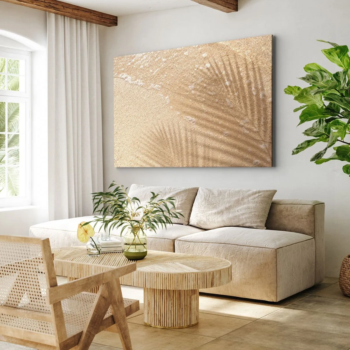 Cuadro sobre lienzo - Impresión de Imagen - La sombra de una palmera sobre la arena con un delicado patrón de ondas. - 120x80cm - La sombra de un verano caluroso - Decoración de pared moderna para salón y dormitorio ARTTOR