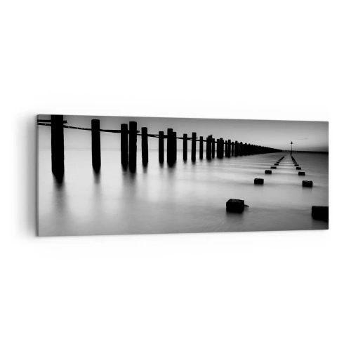 Cuadro sobre lienzo - Impresión de Imagen - Postes de madera y bloques de hormigón sumergidos en agua en tonos blanco y negro - 140x50cm - Valles grises en la niebla - Decoración de pared moderna para salón y dormitorio ARTTOR