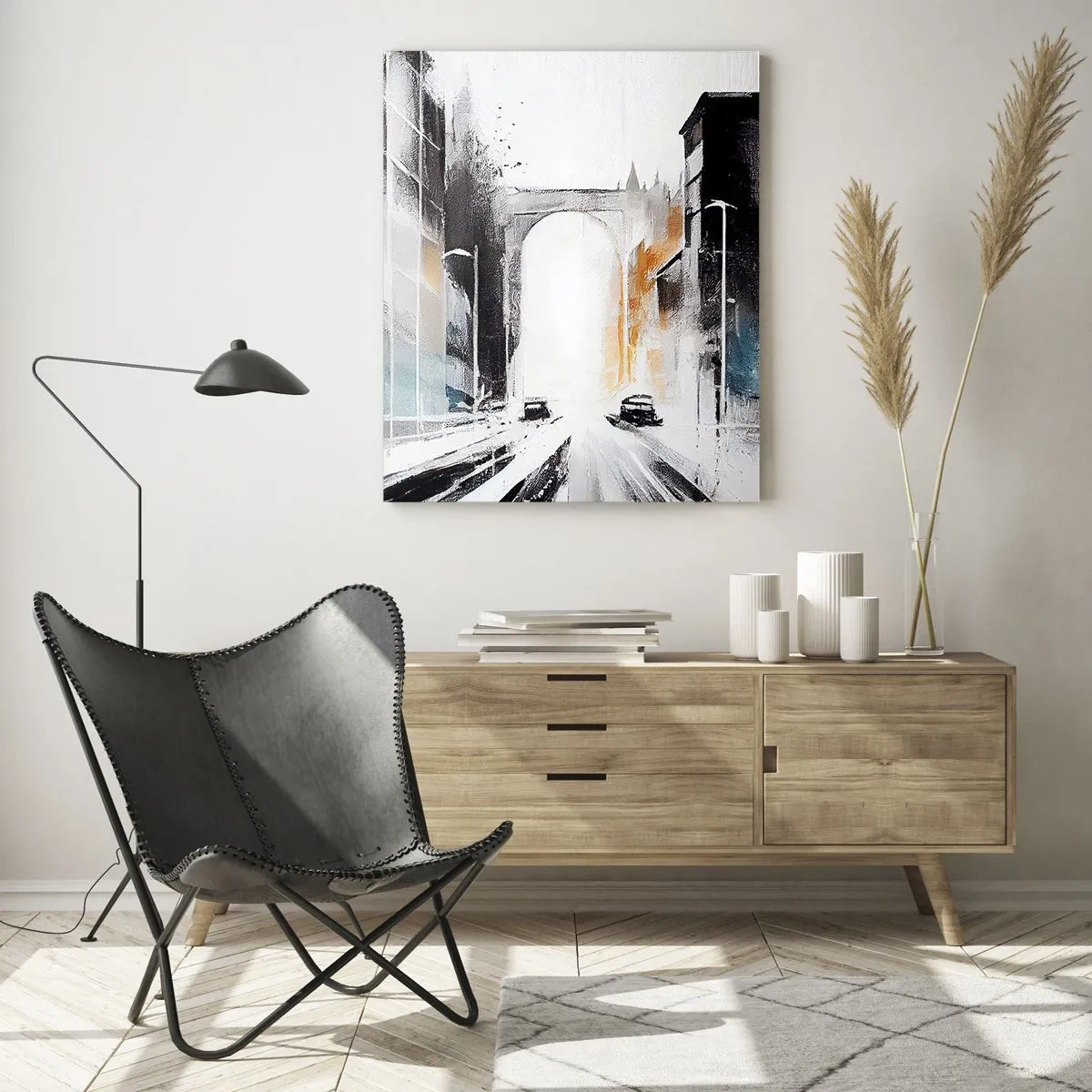 Cuadro sobre vidrio - Impresiones sobre Vidrio - Una calle urbana dinámica con coches y un arco al fondo en estilo pictórico. - 50x70cm - Estudio de la ciudad: arquitectura y movimiento - Decoración de pared moderna para salón y dormitorio ARTTOR