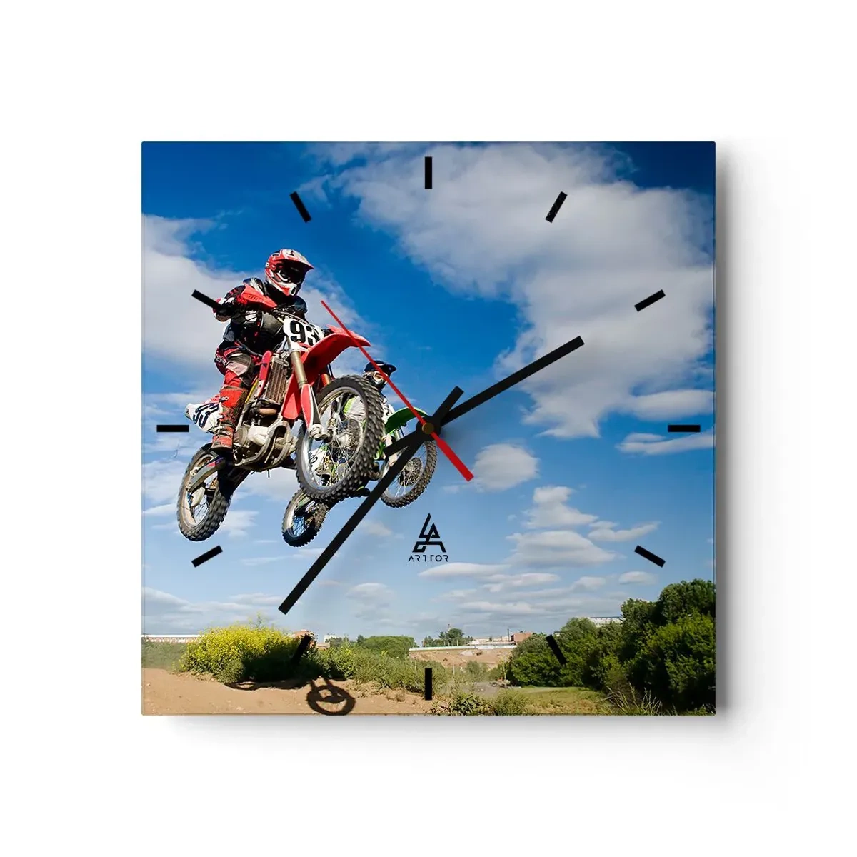 Reloj de pared - Reloj de vidrio - Pilotos de motocross en el aire durante un salto - 30x30cm - Salto del cielo - Decoración de pared moderna para salón y dormitorio ARTTOR