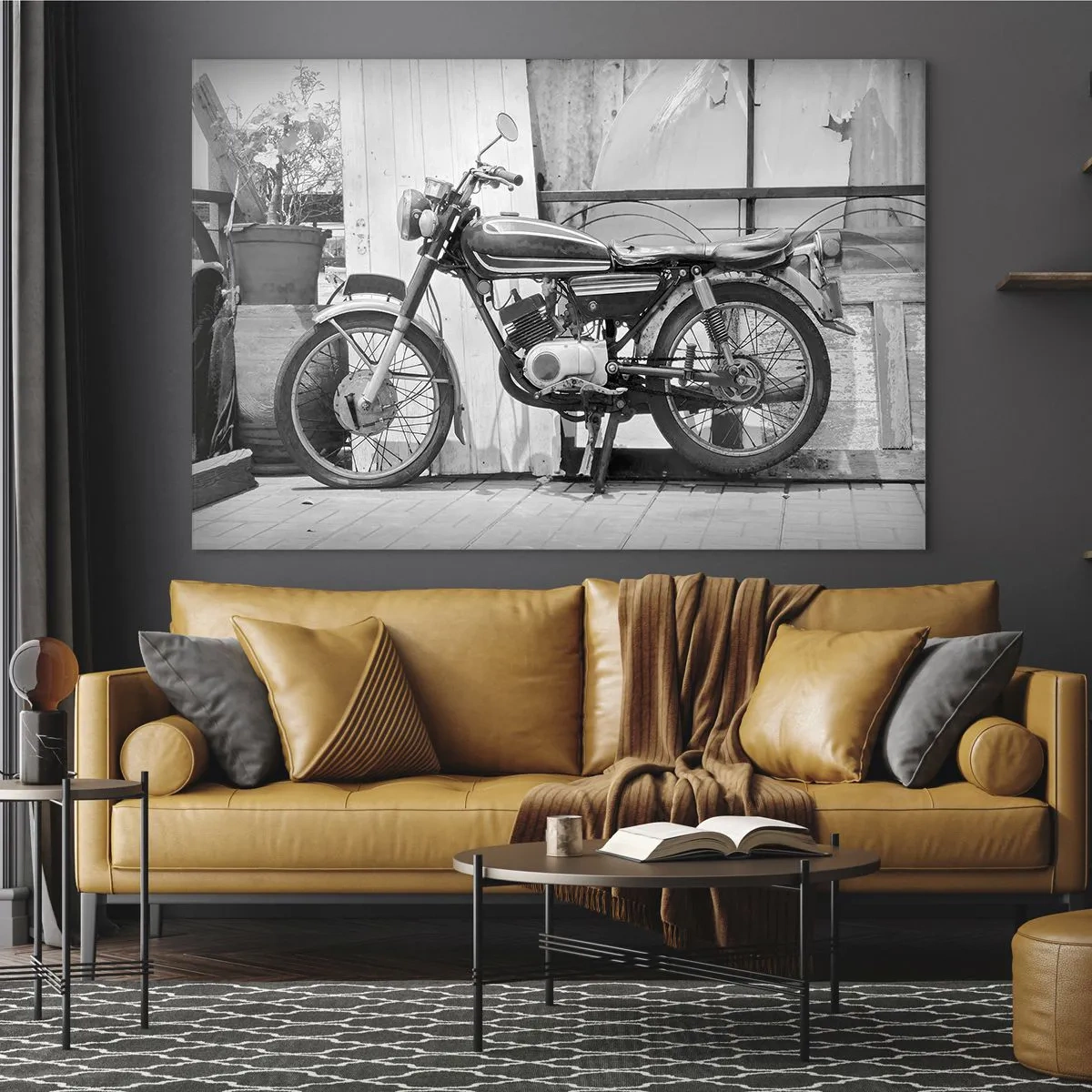 Cuadro sobre vidrio - Impresiones sobre Vidrio - Una motocicleta de estilo retro apoyada contra una pared de madera. - 100x70cm - Los clásicos por encima de todo - Decoración de pared moderna para salón y dormitorio ARTTOR