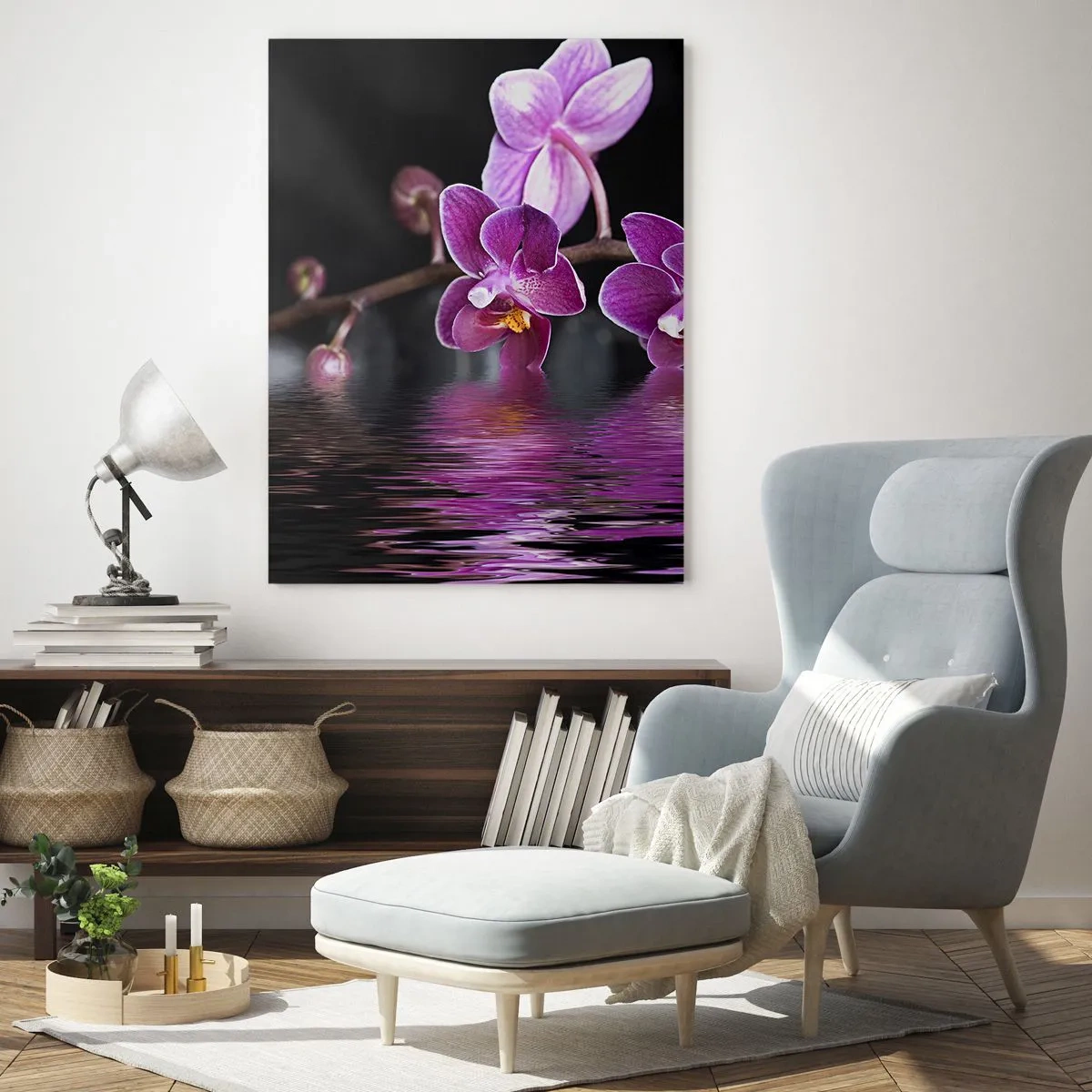 Cuadro sobre vidrio - Impresiones sobre Vidrio - Orquídeas púrpuras reflejadas en el agua. - 50x70cm - Un reflejo lila de la belleza - Decoración de pared moderna para salón y dormitorio ARTTOR