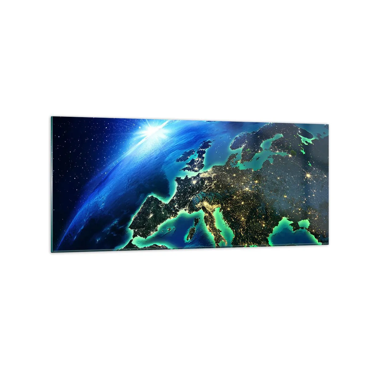 Cuadro sobre vidrio - Impresiones sobre Vidrio - Una vista de Europa desde el espacio bajo el resplandor del sol naciente. - 120x50cm - Una Europa resplandeciente - Decoración de pared moderna para salón y dormitorio ARTTOR