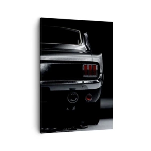 Cuadro sobre lienzo - Impresión de Imagen - Una imagen en blanco y negro de la parte trasera de un coche clásico sobre un fondo oscuro. - 50x70cm - El encanto de los clásicos - Decoración de pared moderna para salón y dormitorio ARTTOR