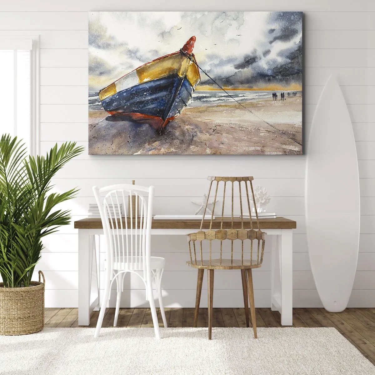Cuadro sobre lienzo - Impresión de Imagen - Un pintoresco barco en la playa bajo un cielo nublado. - 70x50cm - Descansando en la orilla - Decoración de pared moderna para salón y dormitorio ARTTOR