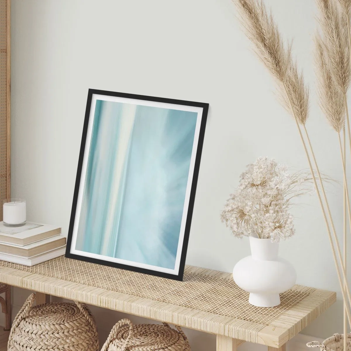 Póster en marco negro - Abstracción sutil en tonos azules y blancos. - 50x70cm - Paz hasta el horizonte - Decoración de pared moderna para salón y dormitorio ARTTOR
