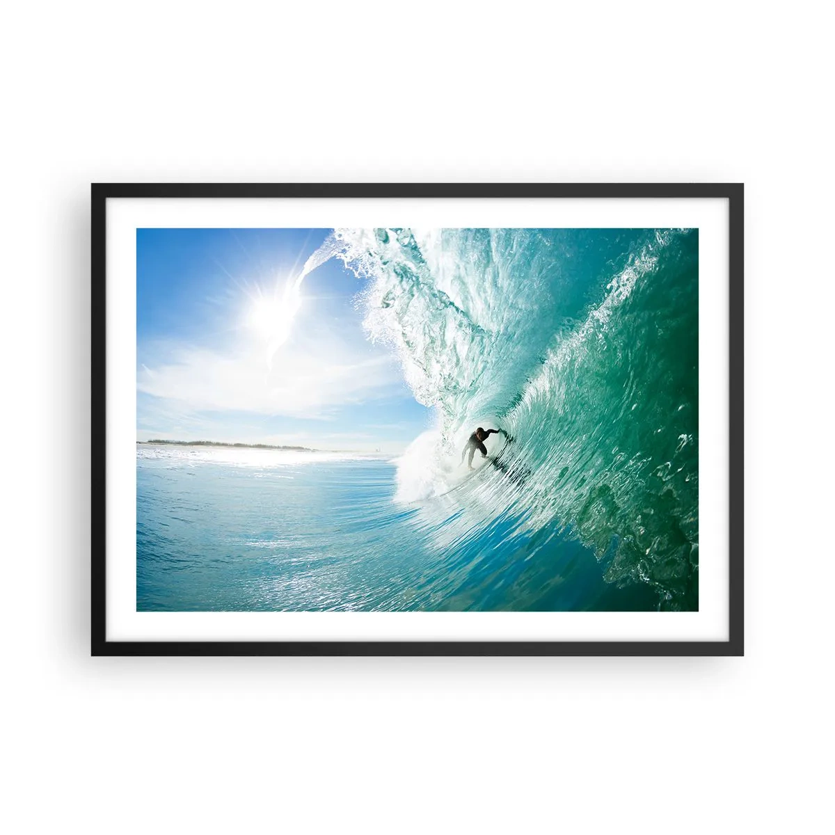 Póster en marco negro - Un surfista montando una ola bajo la luz del sol contra un cielo azul. - 70x50cm - Siempre en la ola - Decoración de pared moderna para salón y dormitorio ARTTOR