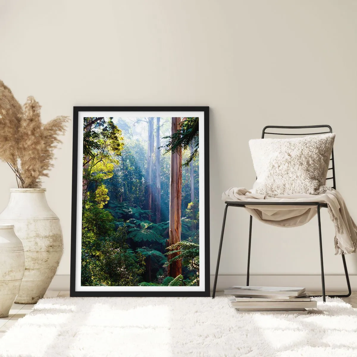 Póster en marco negro - Selva tropical iluminada por la luz del sol - 50x70cm - Un cuento de hadas del bosque - Decoración de pared moderna para salón y dormitorio ARTTOR