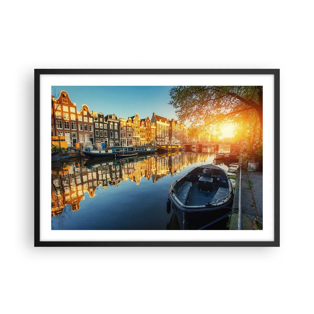 Póster en marco negro - Canal de Ámsterdam al atardecer - 70x50cm - Mañana en Ámsterdam - Decoración de pared moderna para salón y dormitorio ARTTOR