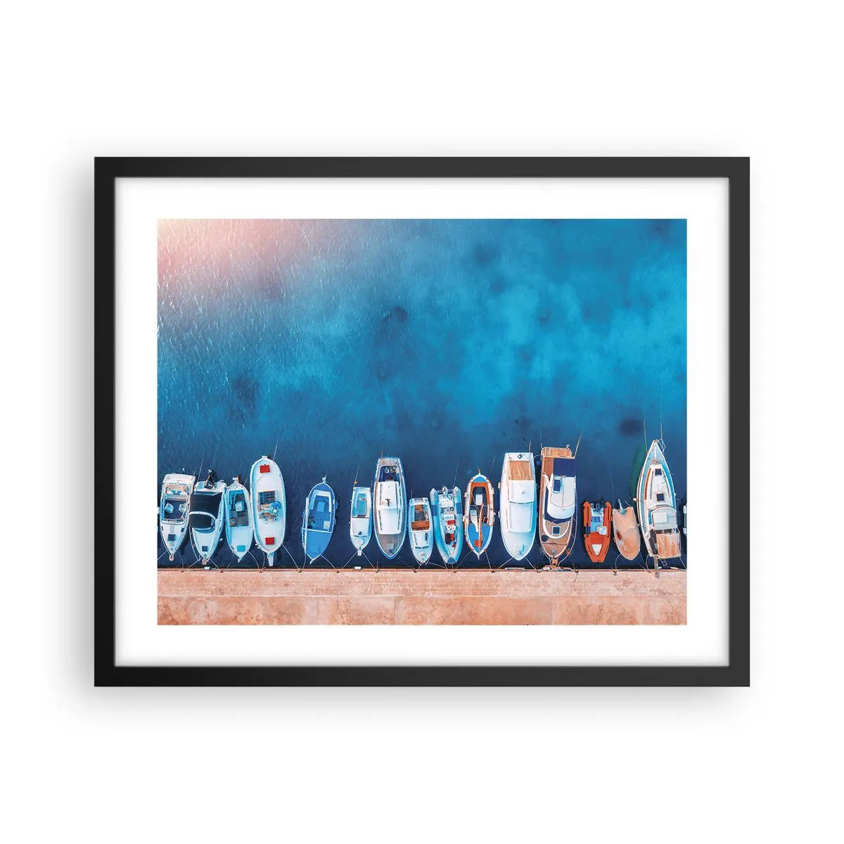 Póster en marco negro - En fila y a la espera - 50x40 cm