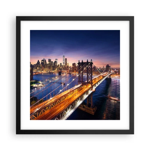 Póster en marco negro - Un puente luminoso hacia el corazón de la ciudad - 40x40 cm
