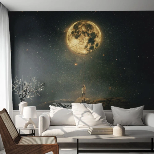 Fotomural Premium Sand - Una figura en una roca sosteniendo la luna con una cuerda entre las estrellas. - 100x70cm - El que robó la luna - Decoración de pared moderna para salón y dormitorio ARTTOR