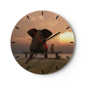 Reloj de pared - Reloj de vidrio - Un elefante y un perro se sientan en un banco al atardecer junto al mar. - 30x30cm - Es bueno estar en silencio juntos - Decoración de pared moderna para salón, cocina y dormitorio ARTTOR
