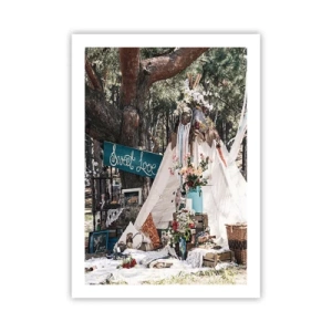 Póster - Una composición de estilo boho con una tienda de campaña, flores y las palabras Sweet Love. - 50x70cm - Amor exótico - Decoración de pared moderna para salón y dormitorio ARTTOR