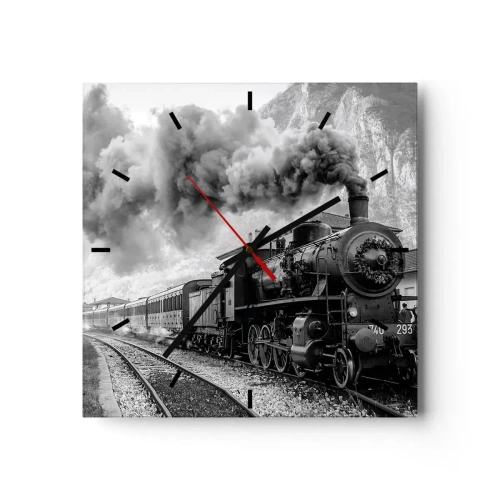 Reloj de pared - Reloj de vidrio - Una locomotora de vapor en blanco y negro contra un paisaje montañoso. - 30x30cm - Rumbo a la estación... - Decoración de pared moderna para salón y dormitorio ARTTOR