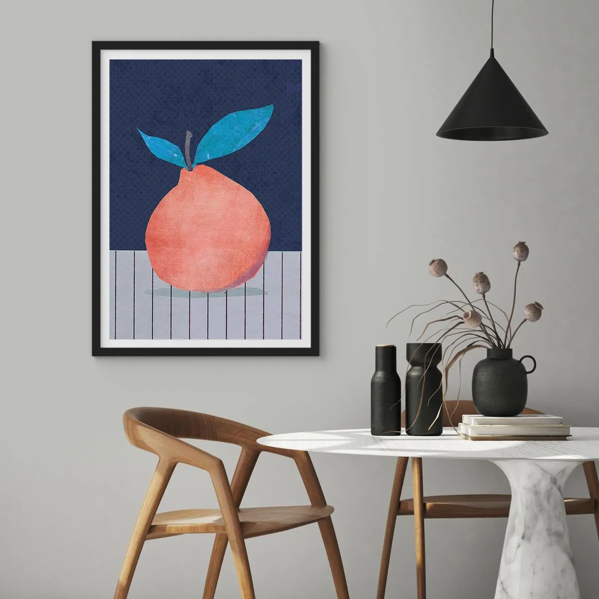 Póster en marco negro - Una ilustración minimalista de una naranja sobre un fondo azul marino. - 50x70cm - Convexidad y plano - Decoración de pared moderna para salón y dormitorio ARTTOR