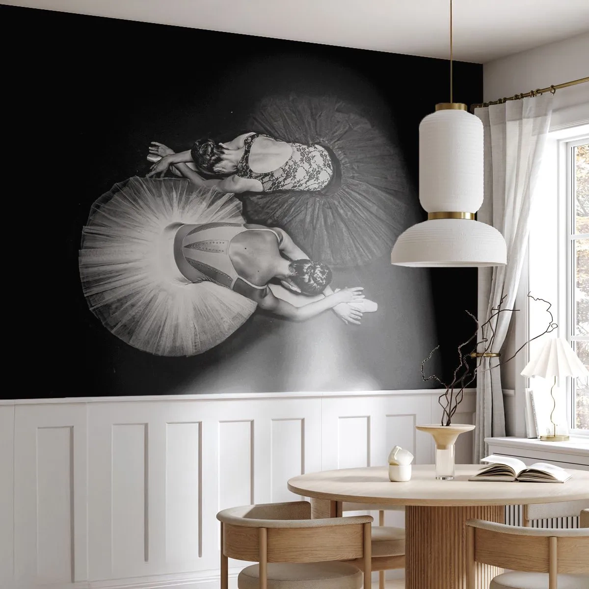Fotomural Premium Sand - Dos bailarinas en pose de estiramiento yin yang - 100x70cm - Yin y yang: el equilibrio perfecto - Decoración de pared moderna para salón y dormitorio ARTTOR