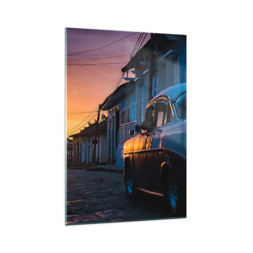Cuadro sobre vidrio - Impresiones sobre Vidrio - Coche retro y bicicleta en la calle a la luz del sol poniente. - 70x100cm - Aquí el tiempo se ralentiza - Decoración de pared moderna para salón y dormitorio ARTTOR