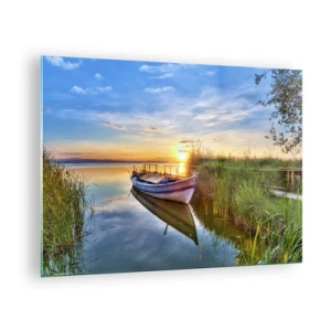 Cuadro sobre vidrio - Impresiones sobre Vidrio - Un barco amarrado en la orilla de un lago al atardecer. - 70x50cm - Sueños cumplidos - Decoración de pared moderna para salón y dormitorio ARTTOR