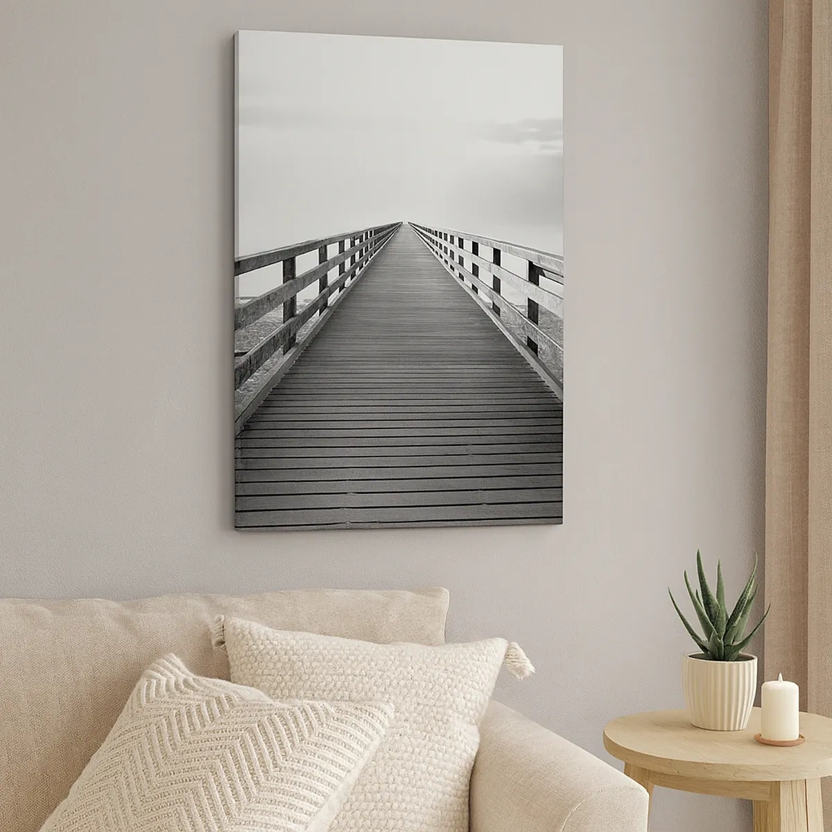 Cuadro sobre lienzo - Impresión de Imagen - Una imagen en blanco y negro de un embarcadero de madera que conduce hacia el horizonte. - 50x70cm - En la distancia... - Decoración de pared moderna para salón y dormitorio ARTTOR