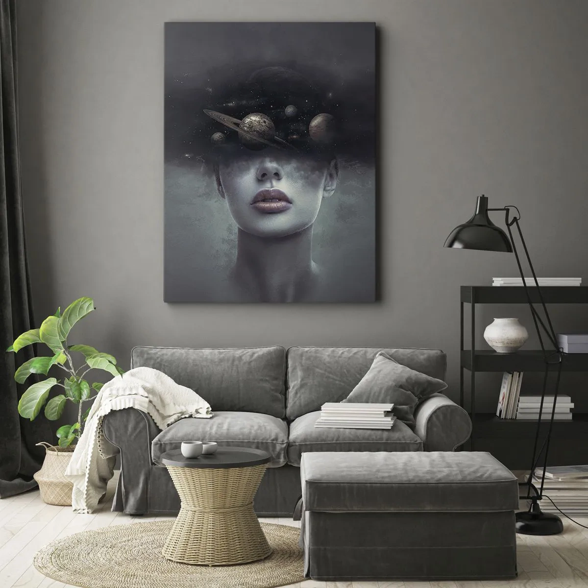 Cuadro sobre lienzo - Impresión de Imagen - Un rostro de mujer con un motivo de planeta y espacio en el fondo. - 50x70cm - Y los planetas sienten... - Decoración de pared moderna para salón y dormitorio ARTTOR