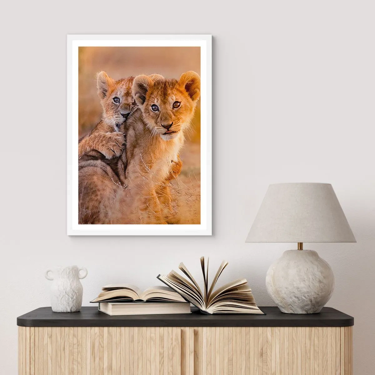 Póster en marco blanco - ¡No molestar! Nos estamos divirtiendo - 70x100 cm