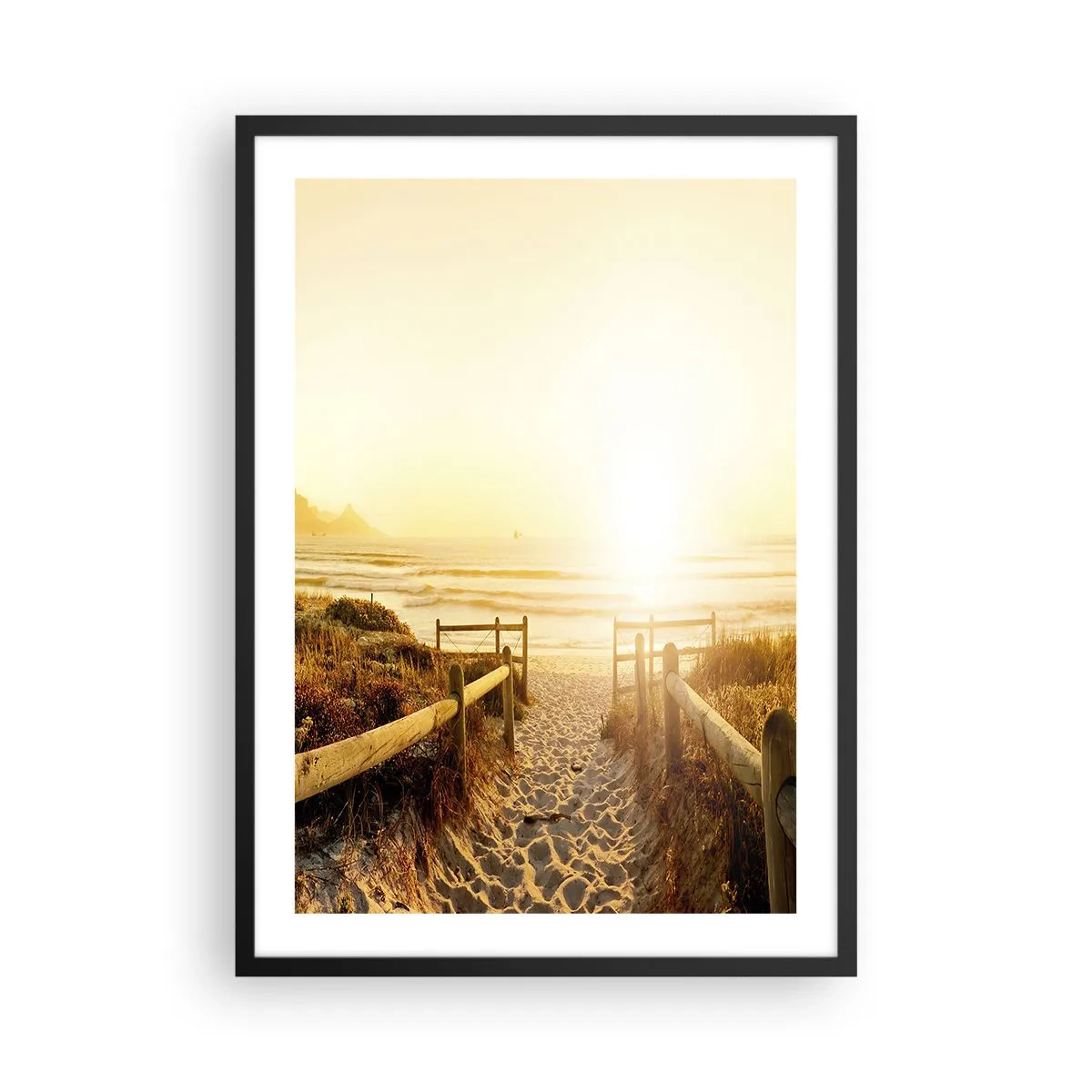 Póster en marco negro - El camino a la playa iluminado por los rayos del sol poniente. - 50x70cm - A través de la duna, hacia el sol - Decoración de pared moderna para salón y dormitorio ARTTOR