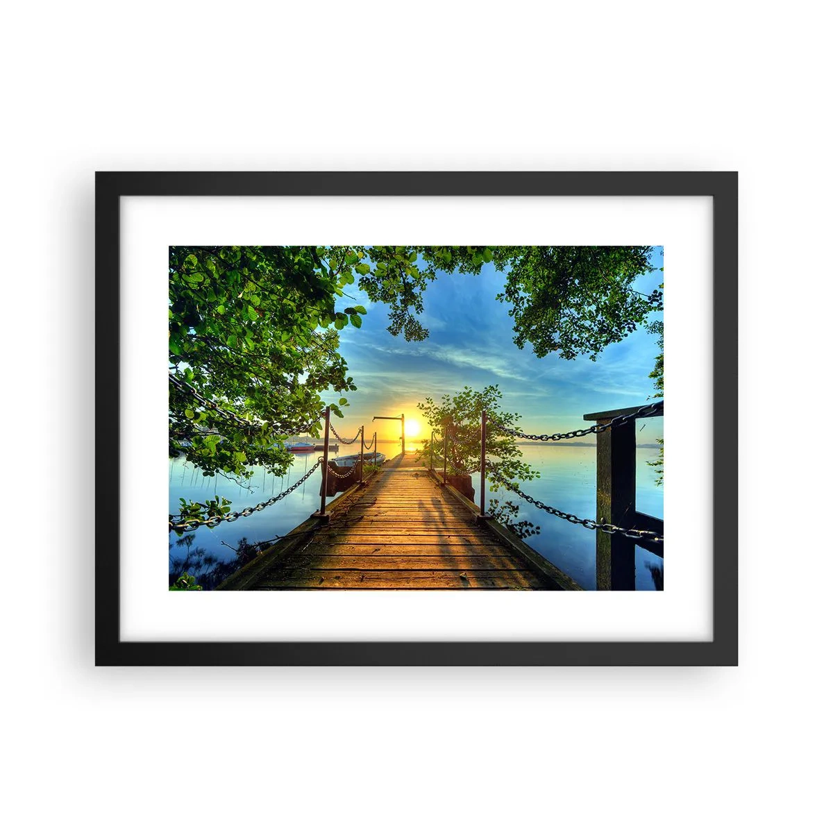Póster en marco negro - Atardecer junto al agua - 40x30 cm
