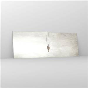 Cuadro sobre vidrio - Impresiones sobre Vidrio - Una figura en un columpio suspendida en el espacio. - 140x50cm - El niño que llevamos dentro - Decoración de pared moderna para salón y dormitorio ARTTOR