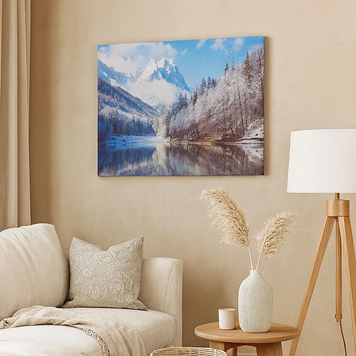 Cuadro sobre lienzo - Impresión de Imagen - Paisaje invernal de montaña con árboles cubiertos de nieve y un lago. - 70x50cm - Guardia de nieve - Decoración de pared moderna para salón y dormitorio ARTTOR