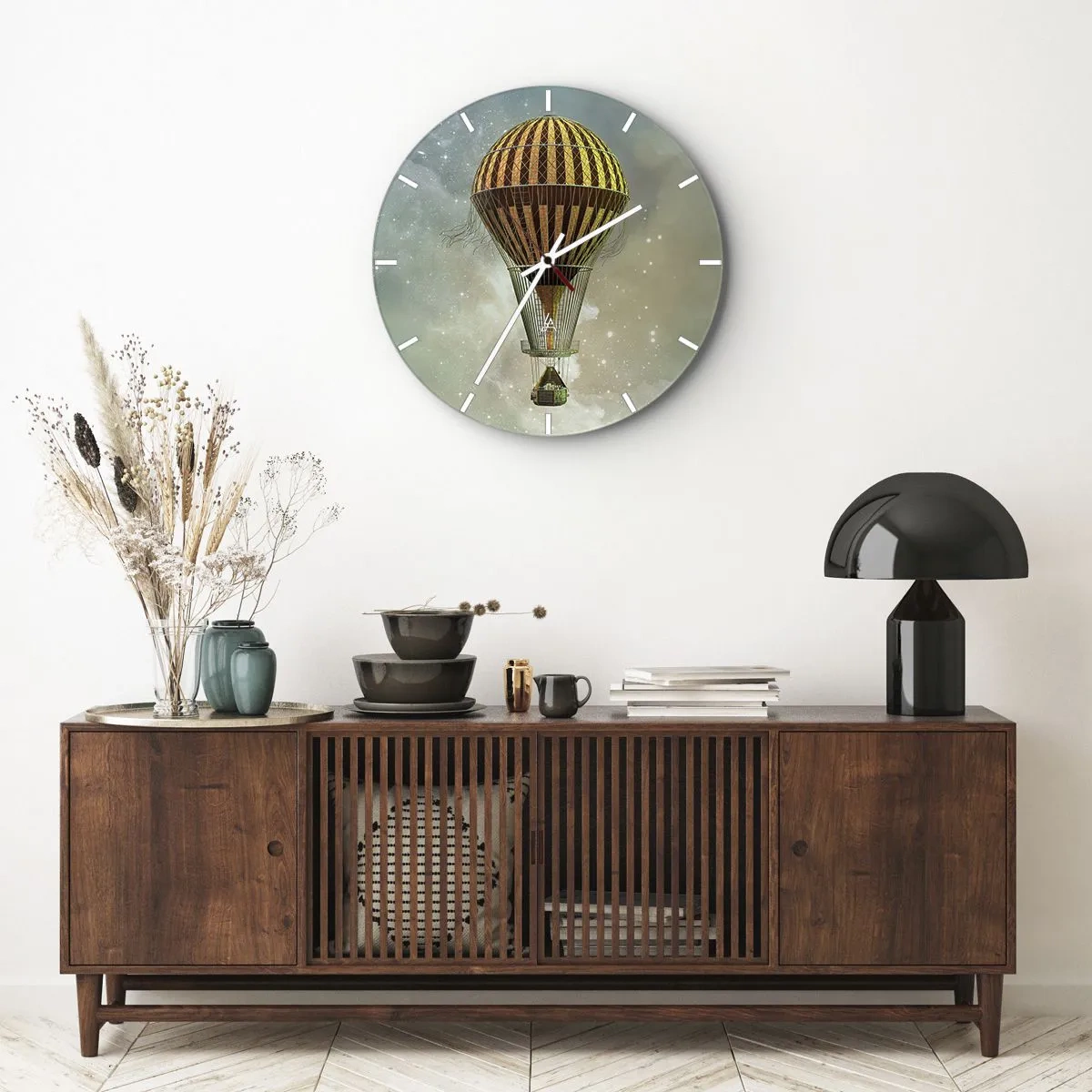 Reloj de pared - Reloj de vidrio - Un globo estilizado flotando sobre un cielo estrellado con un toque retro. - 30x30cm - Vuelos pioneros - Decoración de pared moderna para salón, cocina y dormitorio ARTTOR