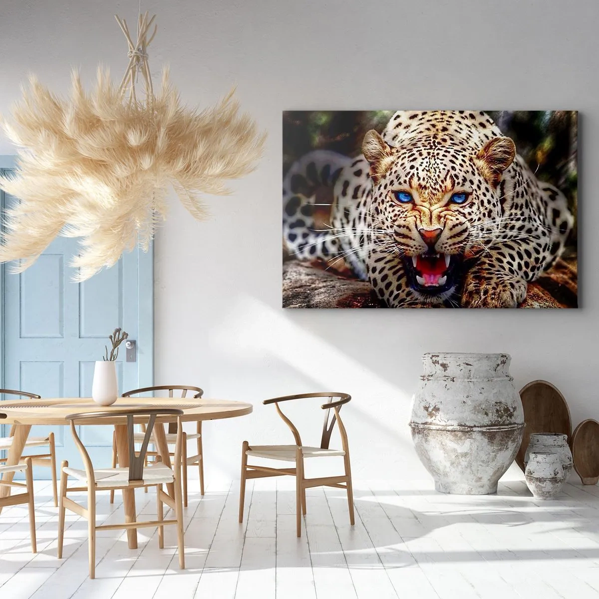 Cuadro sobre lienzo - Impresión de Imagen - Un leopardo amenazante con intensos ojos azules. - 120x80cm - La ira no daña la belleza - Decoración de pared moderna para salón y dormitorio ARTTOR