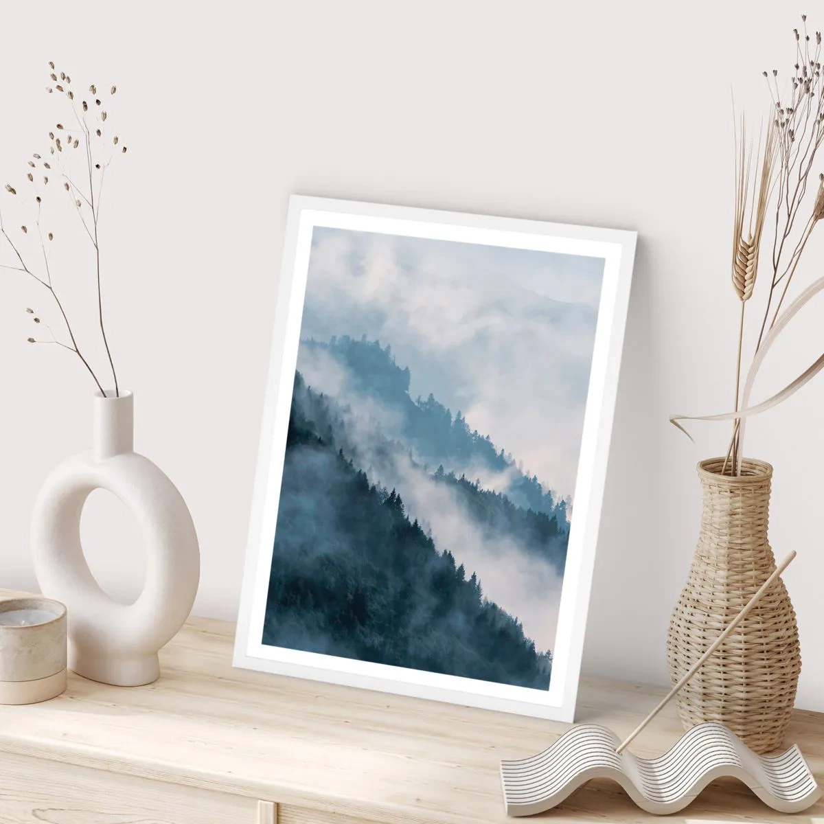 Póster en marco blanco - Misticismo de las montañas - 50x70 cm