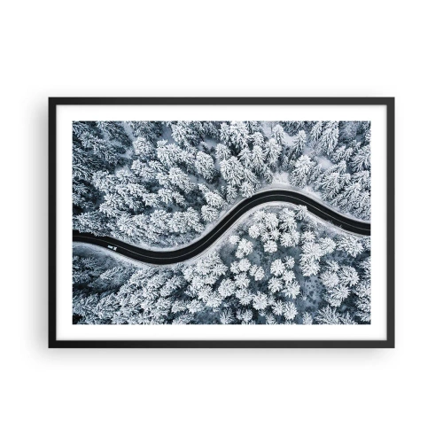 Póster en marco negro - Una vista de pájaro de un camino sinuoso en un bosque invernal. - 70x50cm - A través de un bosque invernal - Decoración de pared moderna para salón y dormitorio ARTTOR