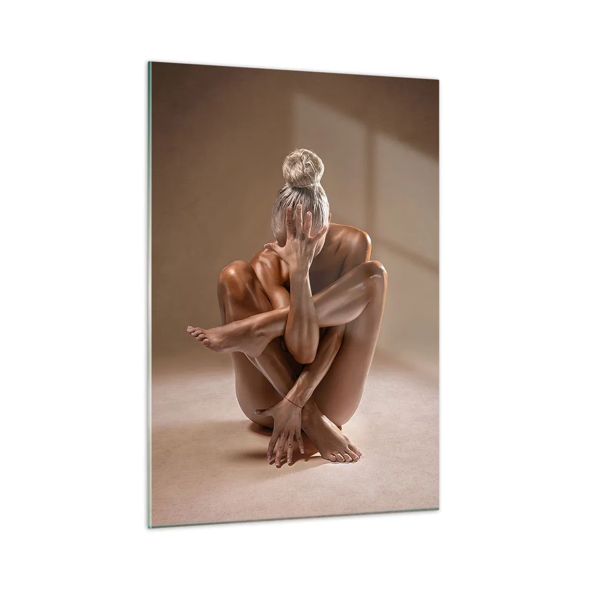 Cuadro sobre vidrio - Impresiones sobre Vidrio - Una mujer sensual en una pose artística contra un fondo de sombras. - 50x70cm - Unidad de cuerpo y espíritu - Decoración de pared moderna para salón y dormitorio ARTTOR