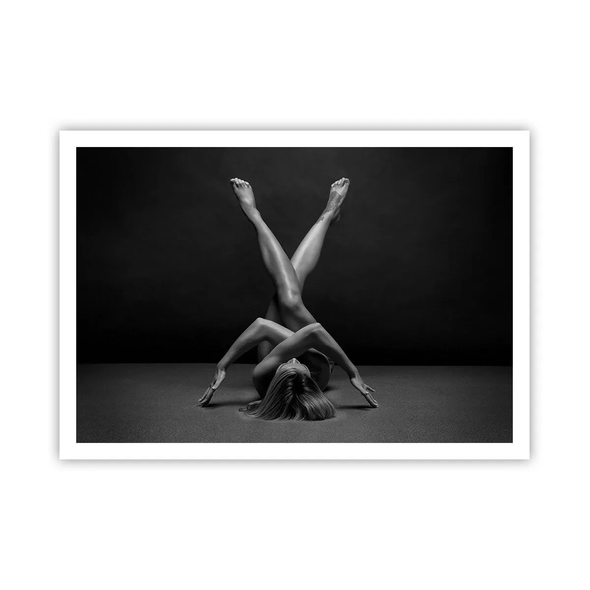 Póster - Una interpretación artística de una mujer en blanco y negro. - 100x70cm - Geometría al desnudo - Decoración de pared moderna para salón y dormitorio ARTTOR