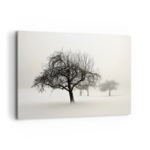 Cuadro sobre lienzo - Impresión de Imagen - Árboles en un campo cubierto de nieve rodeado de niebla. - 100x70cm - Sueño de invierno - Decoración de pared moderna para salón y dormitorio ARTTOR